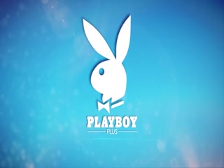 Big ass asian slut posing sexy outside