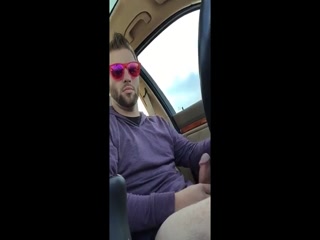 Str8 pink men play in the car again