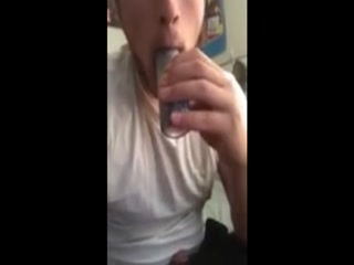 Straight lad wanting to suck cock