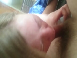 Chubby Girl Sucking and swallow the load